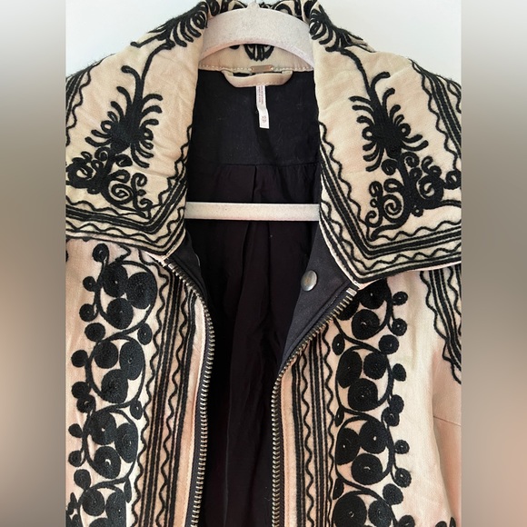 Free People XS black white embroidered zip front collared field jacket boho - Picture 4 of 15
